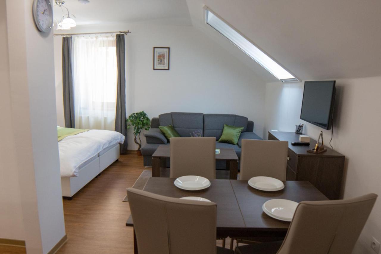 Mecset Apartman Eger Eksteriør billede
